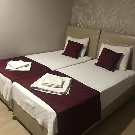 奥廷博艺努兹家庭酒店 2* 伊斯坦布尔