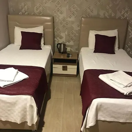 奥廷博艺努兹家庭酒店 酒店