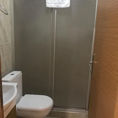 奥廷博艺努兹家庭酒店 酒店 2*