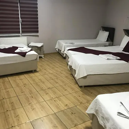 奥廷博艺努兹家庭酒店 酒店
