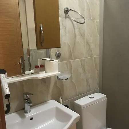 奥廷博艺努兹家庭酒店 2*