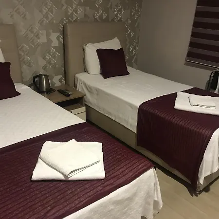 奥廷博艺努兹家庭酒店 2* 伊斯坦布尔